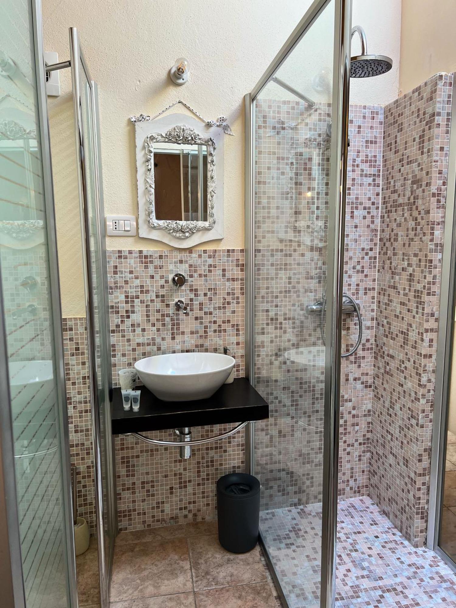 La Vecchia Torre Hotel Bosa Luaran gambar