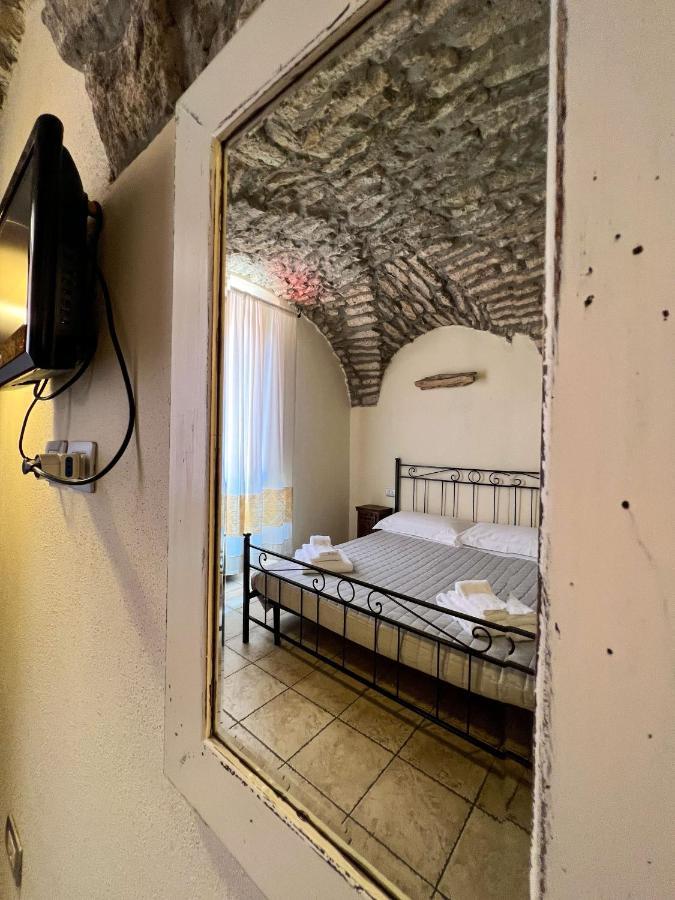 La Vecchia Torre Hotel Bosa Luaran gambar