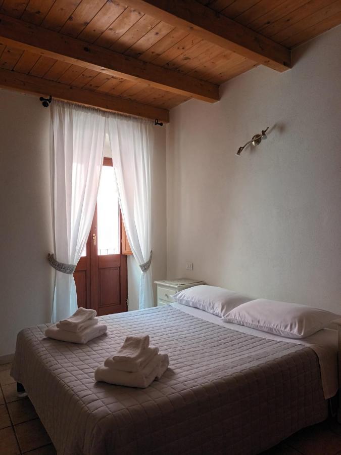 La Vecchia Torre Hotel Bosa Luaran gambar